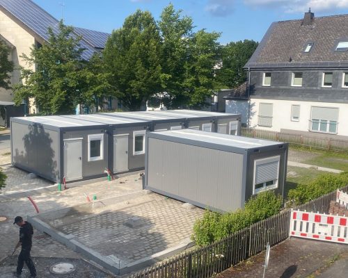 kraft-container.de Gemeinde Bestwig Bau von 12 Wohncontainer Einheiten für Geflüchtete